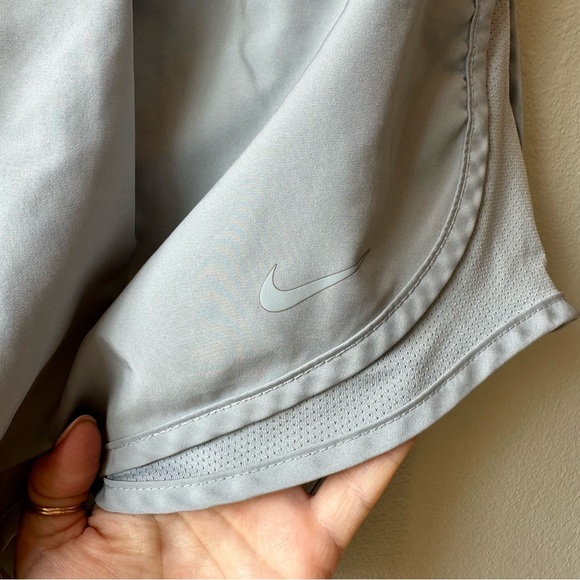 Nike Tempo Short - Picture 4 of 9